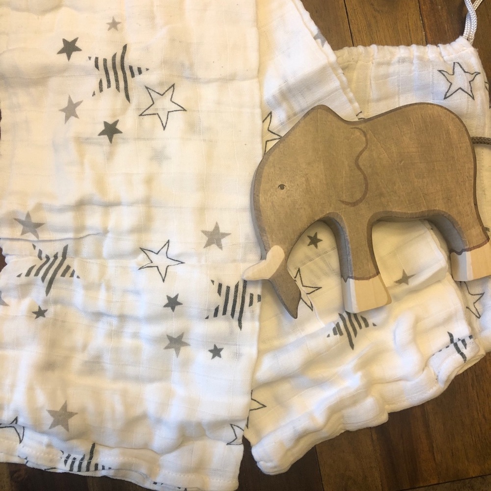 Muslin, Star-Themed Car Seat Cover